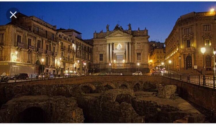 Luxurious Street Apartments Catania Exterior photo
